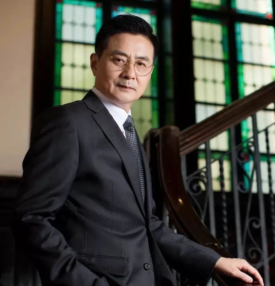 梁伟平:与创新携手,与作品同行 玉兰芬芳三十载