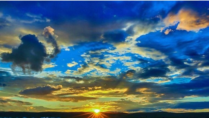 一朵云重几百吨为什么不会掉下来？