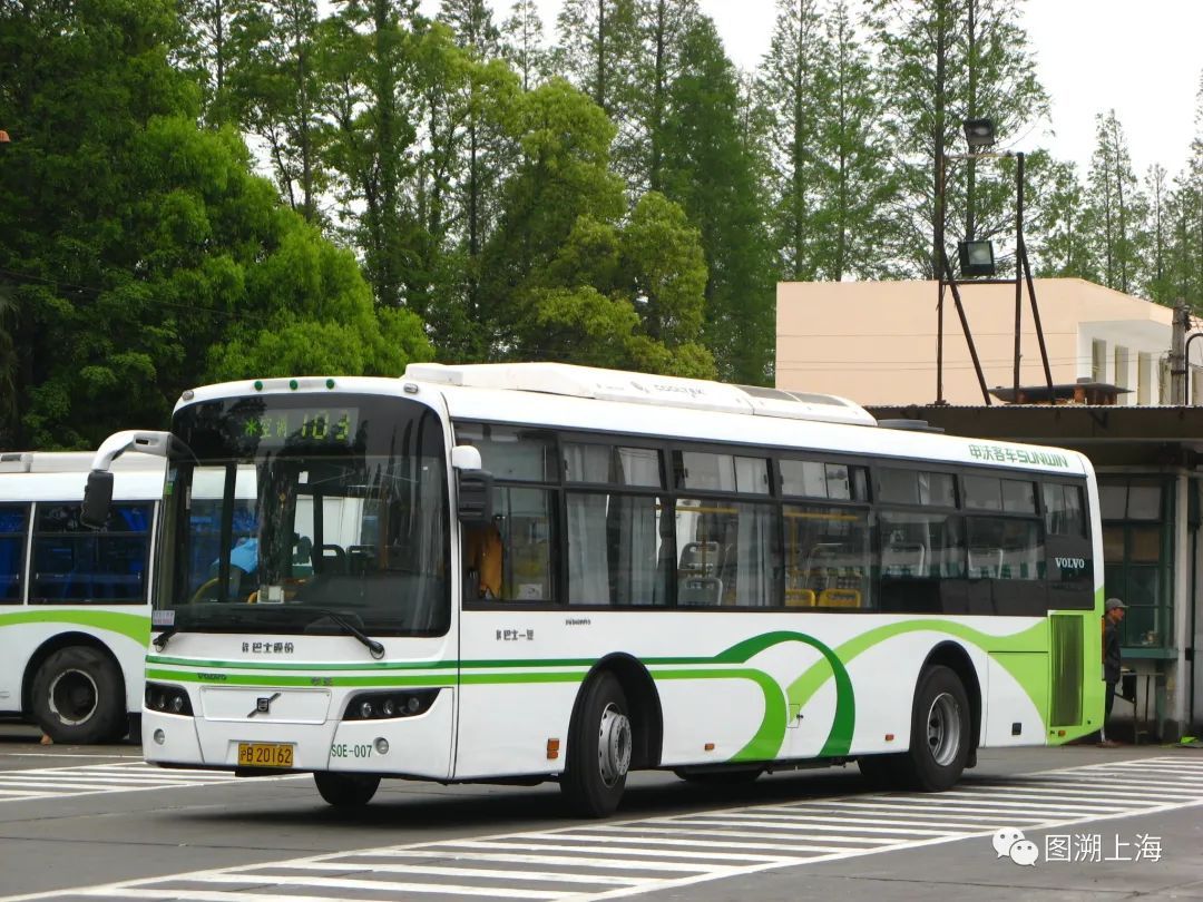 103路swb6100v5(s0e)型汽车(魏家钧 摄)