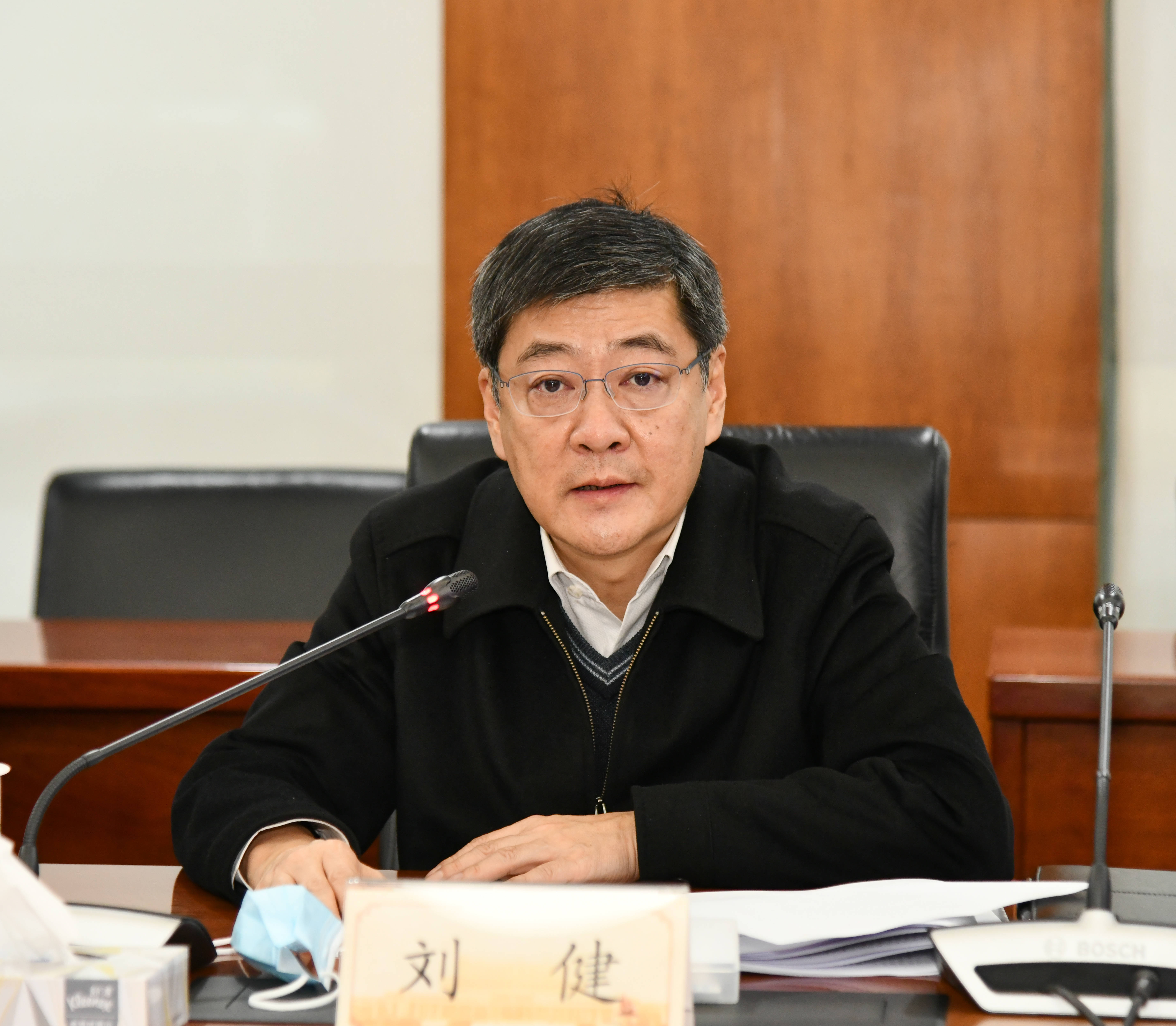 刘健要以更高的政治站位更强的责任担当更实的工作举措推动反腐败工作