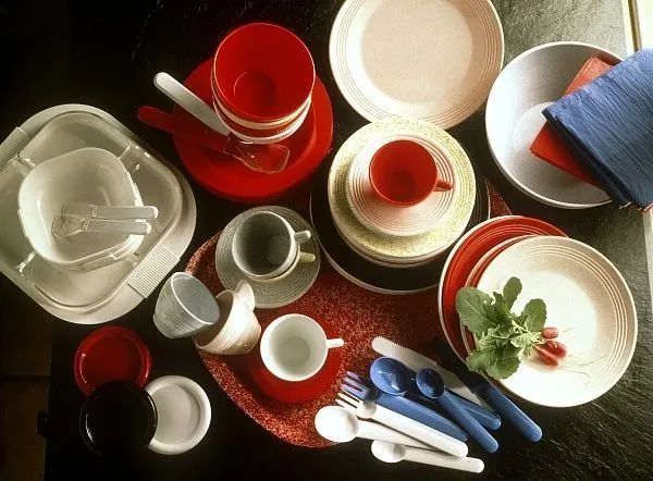 用这种材质的餐具吃饭会致癌?