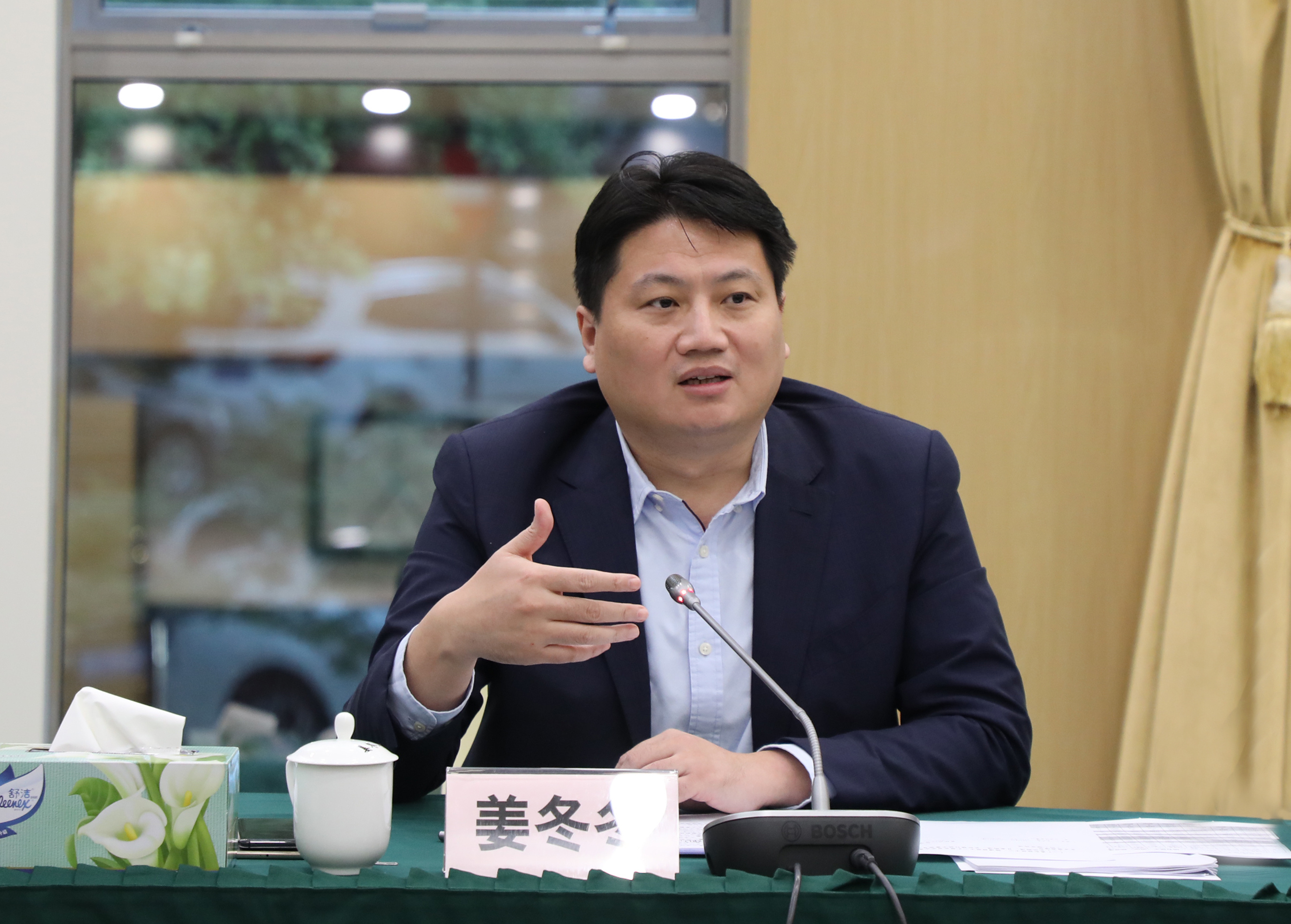 下午,区政府招商引资项目第十八次调度会召开,区委副书记,区长姜冬冬