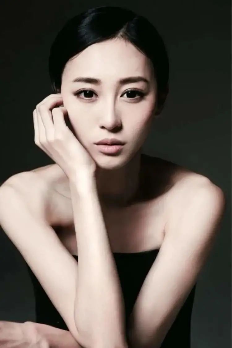 梧桐树下灵魂舞者朱洁静带你起舞这一生都要跟它狠狠纠缠下去