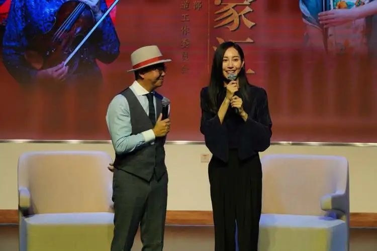 梧桐树下灵魂舞者朱洁静带你起舞这一生都要跟它狠狠纠缠下去