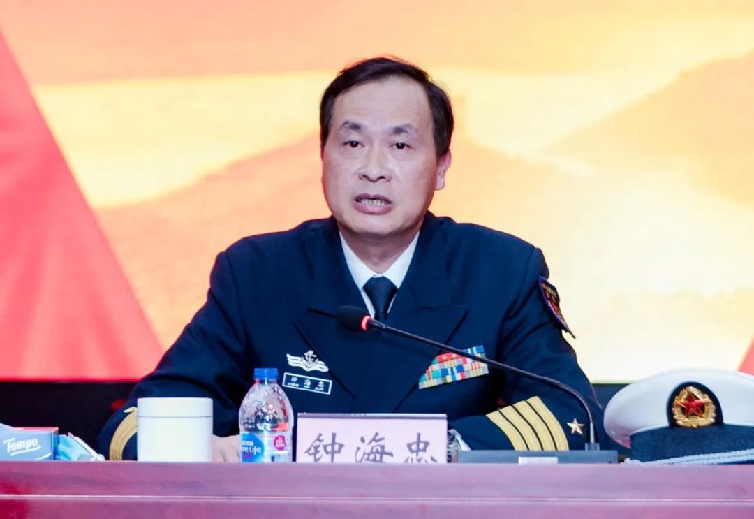 新任科室主任代表郭志福,科室名誉主任代表徐志云发言.