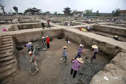 与三星堆相似,63年前,松江农民一锄头挖出“上海考古之最”