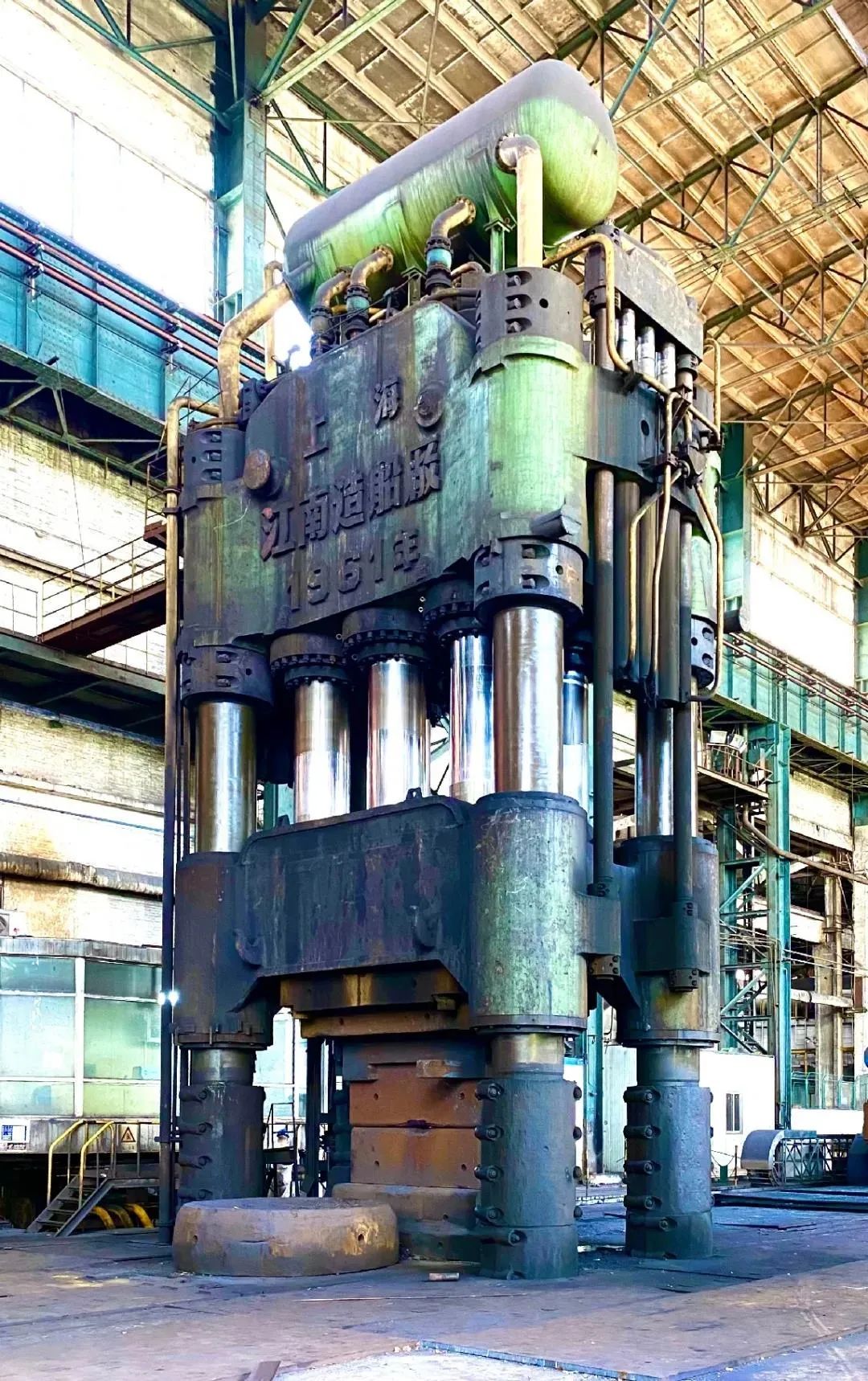 位于闵行江川路上的上海汽轮机厂,上海电机厂,上海锅炉厂和上海重型