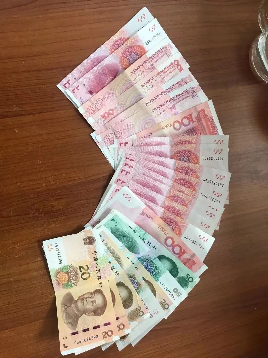 余某到案后,很快承认了自己盗窃现金的犯罪事实.