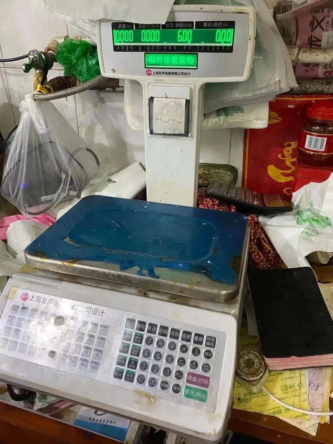 屏显示,智能电子秤,动态溯源……这个智慧菜场为何居民拍手叫好