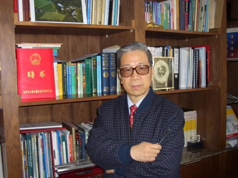 找到心中的火种,点燃它!他推广博雅教育,设立“梦想基金”【院士风采 科学颂歌】