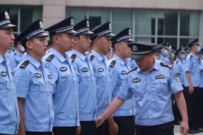 公安部2021新式警服图片