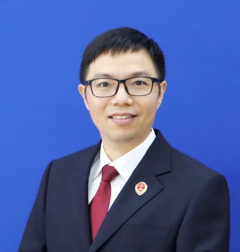 顾斌 上海市奉贤区人民检察院第一检察部主任,四级高级检察官.