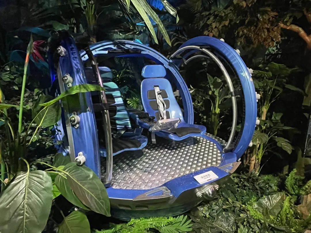 "活恐龙"闯进上海,侏罗纪世界走进现实,高人气迅猛龙,小短手霸王龙都