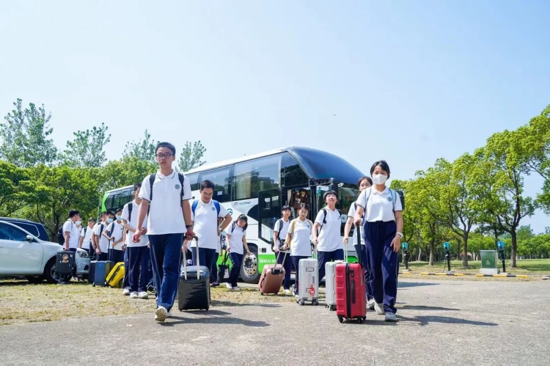 上师大附属嘉定高中首届"世承班"教师教育研学夏令营开营