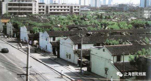 子长路的变迁  1953年兴建甘泉新村时辟建,以陕西省子长县名命名,先筑