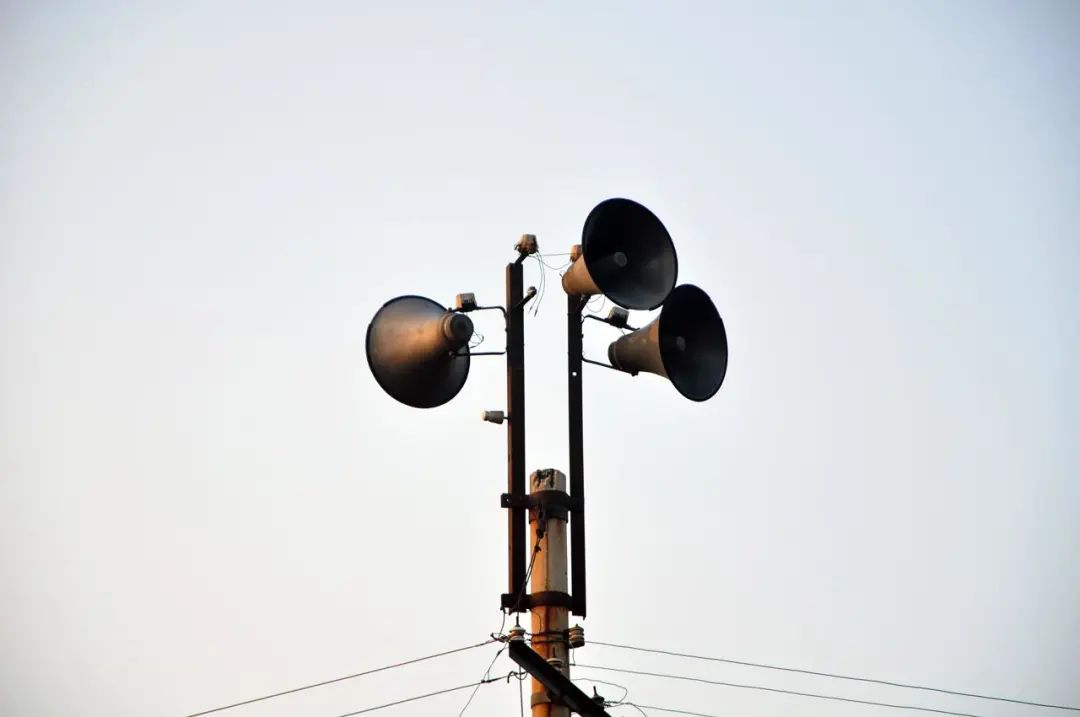 在电视还未普及开来的时候,广播就是人们最重要的信息通道.