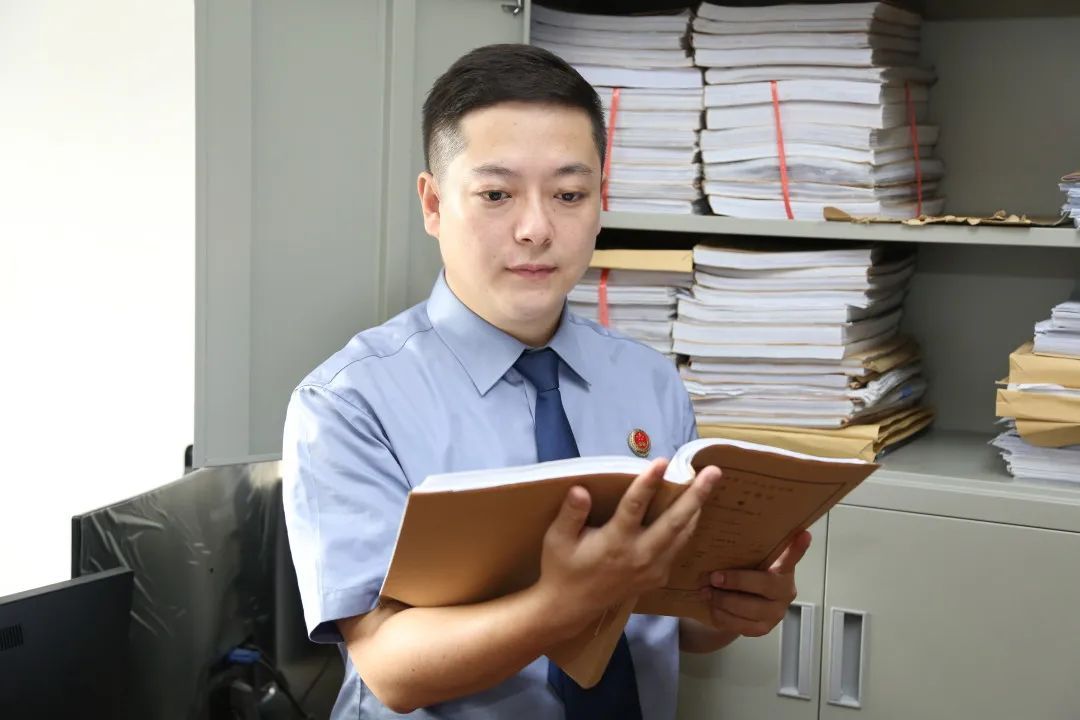 身边的榜样 | 薛飞:勇担当,善作为, 不负一身检察蓝