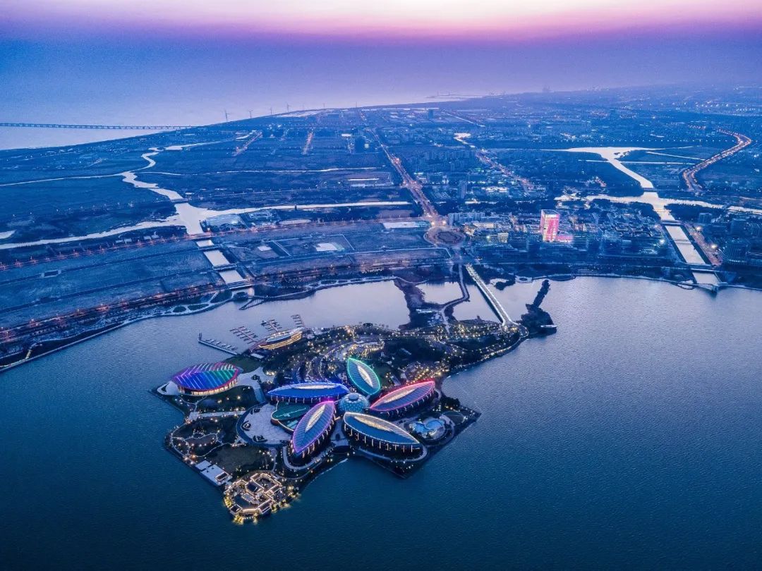上海滴水湖风景区图片