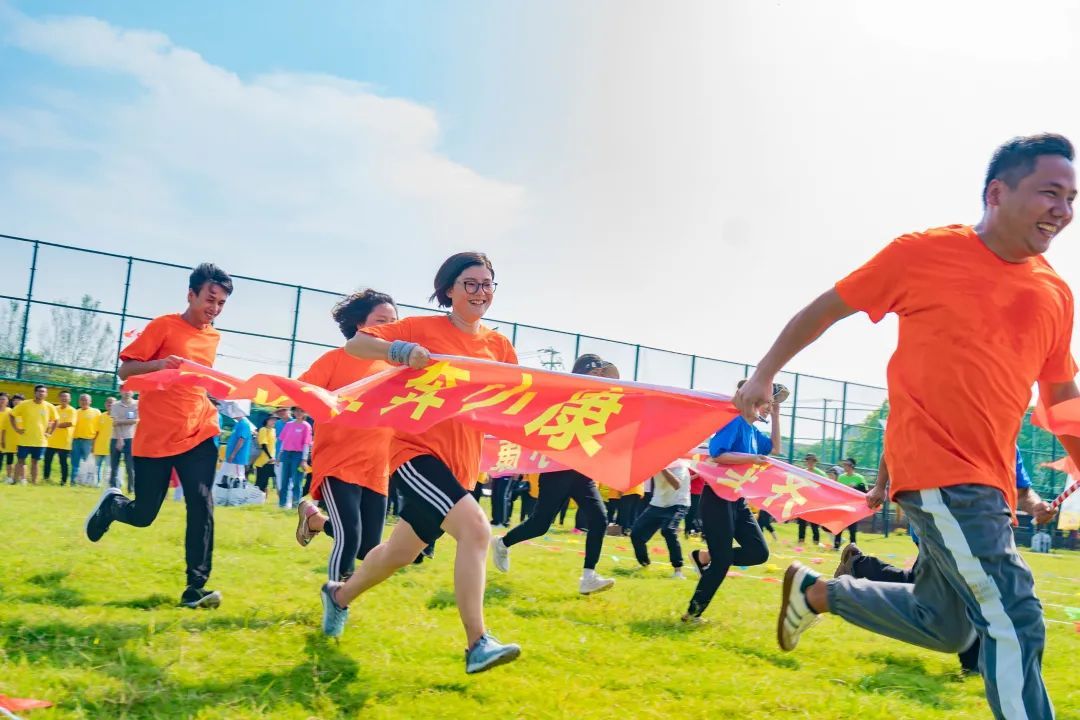 齐头并进奔小康