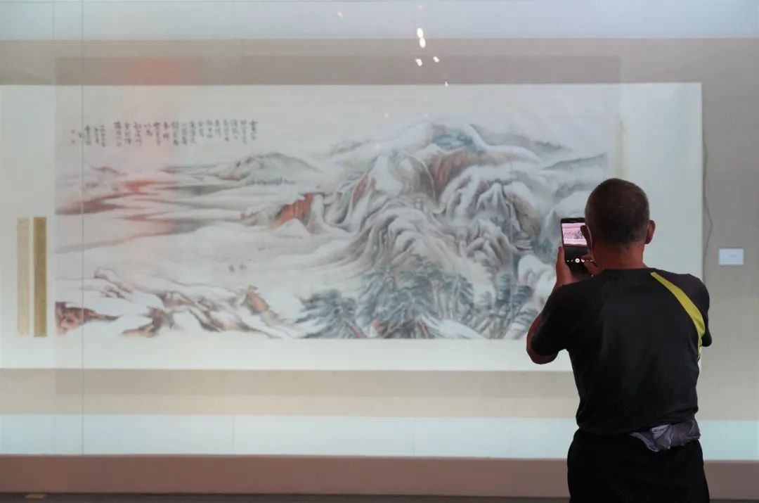陆俨少画中的《沁园春·雪,景色如何?