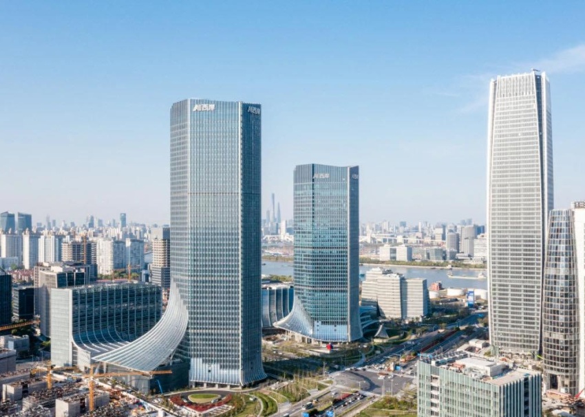 打卡点1:全球首座人工智能中心  作为西岸智慧谷的标志性建筑,错落