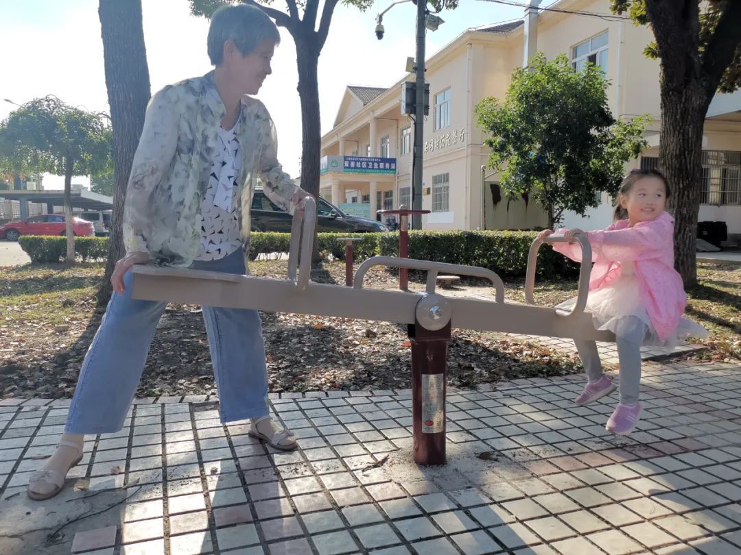 器械有点旧怎么翻新140个健身苑点今年大变样，老中青都能找到运动“归属感”_https://www.jmylbn.com_新闻资讯_第6张