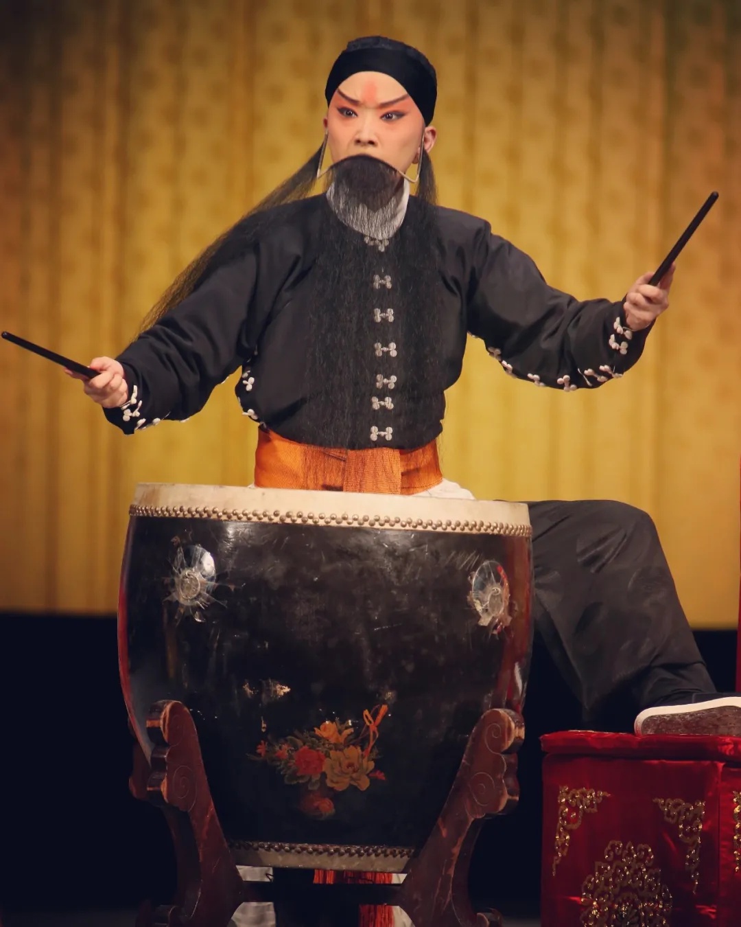 《击鼓骂曹》是一出京剧老生传统戏,取材于《三国演义》第23回弥正平