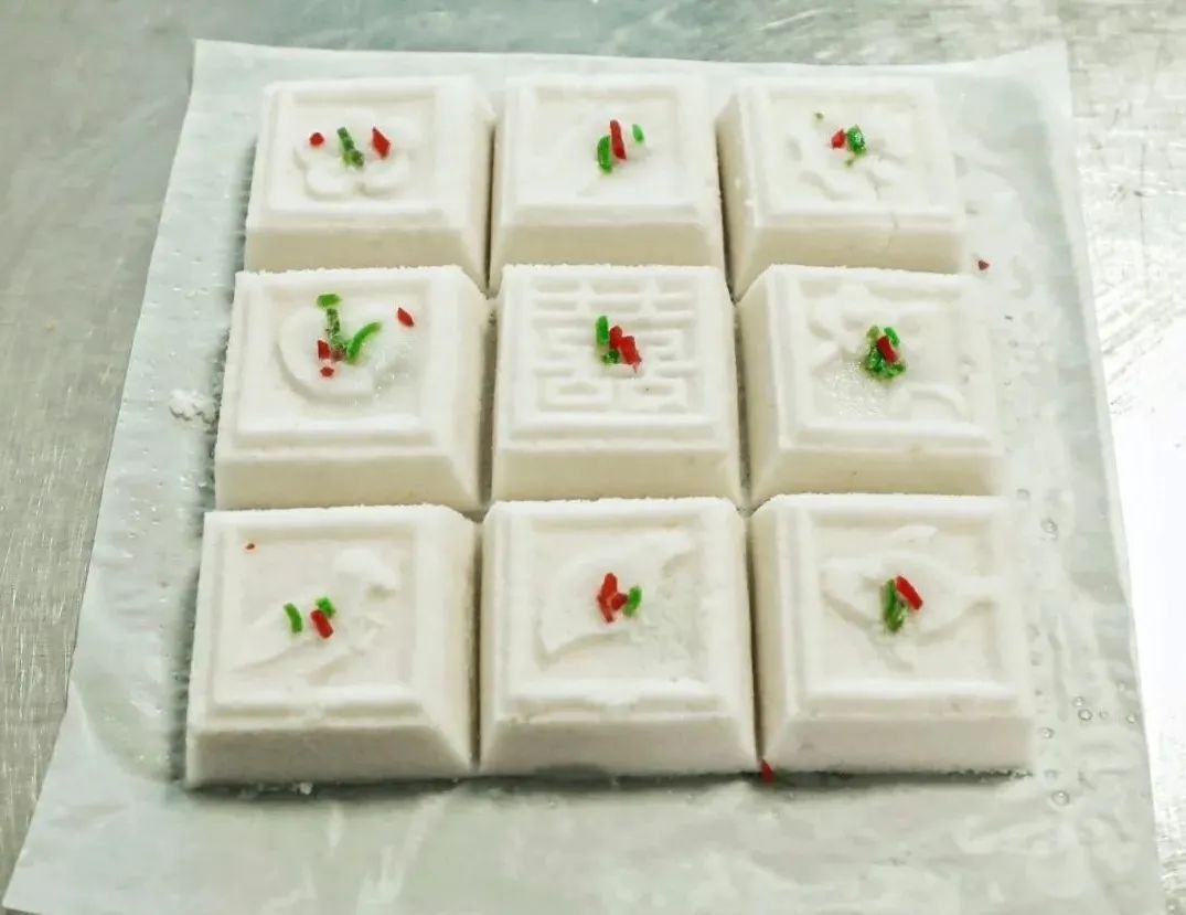 方松食堂这两款糕  价格也比较实惠  糯米糕:16元/蒸  叶榭软糕:25元