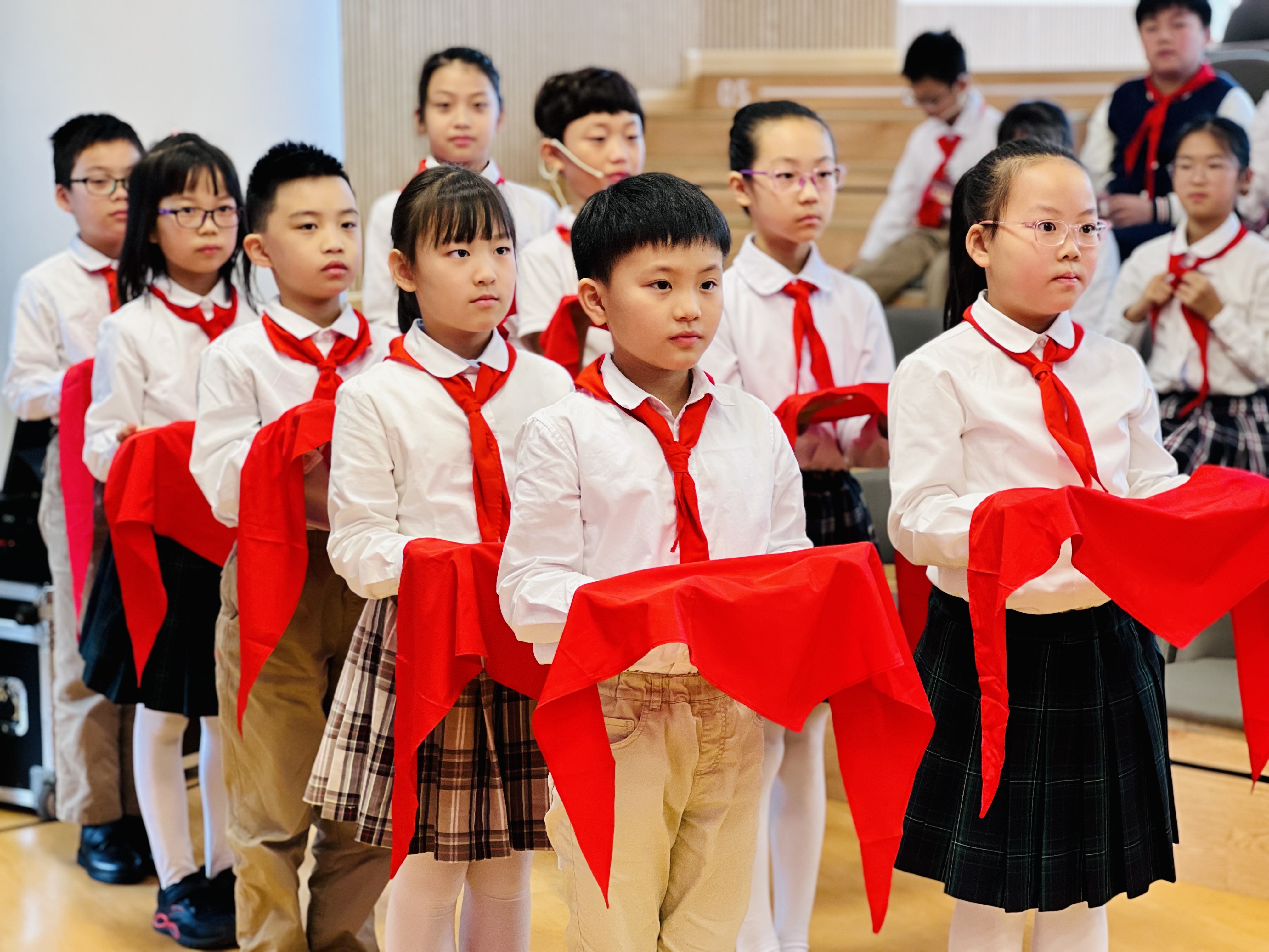 青葱象牙塔丨"幸福是什么?"北京东路小学的少先队员们这样说