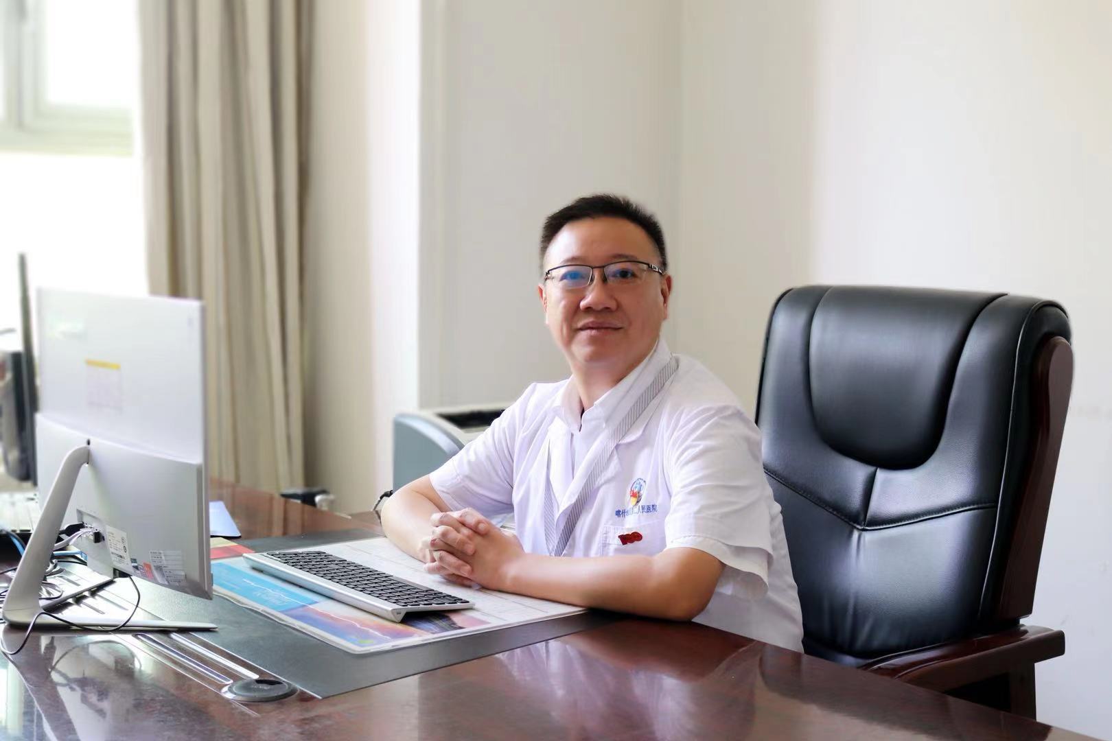 上海交通大学医学院附属新华医院副院长周斌:做务实笃行的"铺路石"