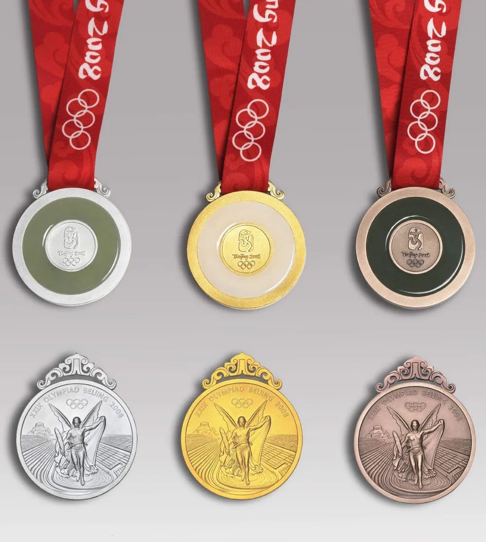 体现冬奥会简约,安全,精彩的办赛要求  同时与2008年奥运会奖牌