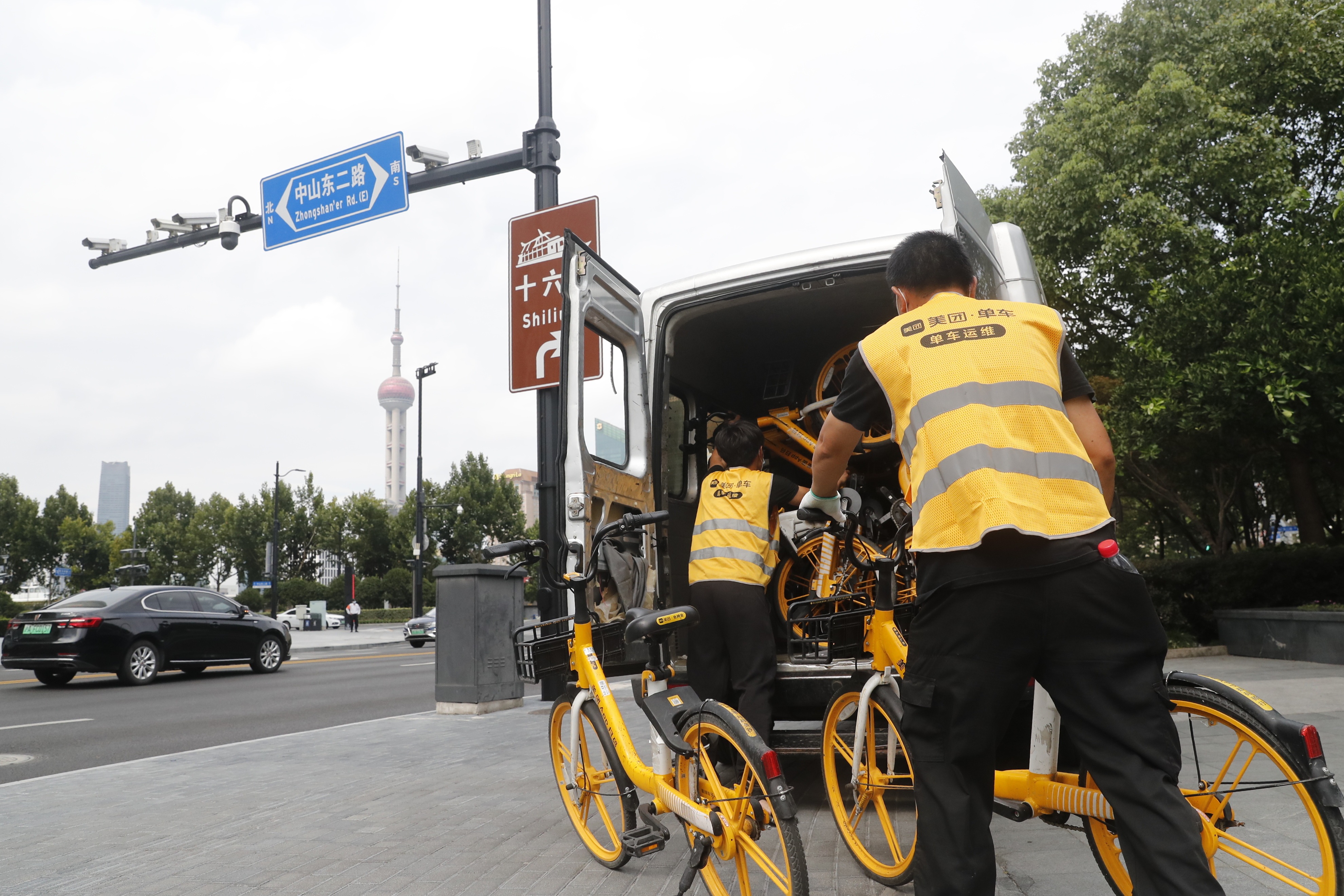 迎接进博会 美团单车上海开展车辆焕新专项行动