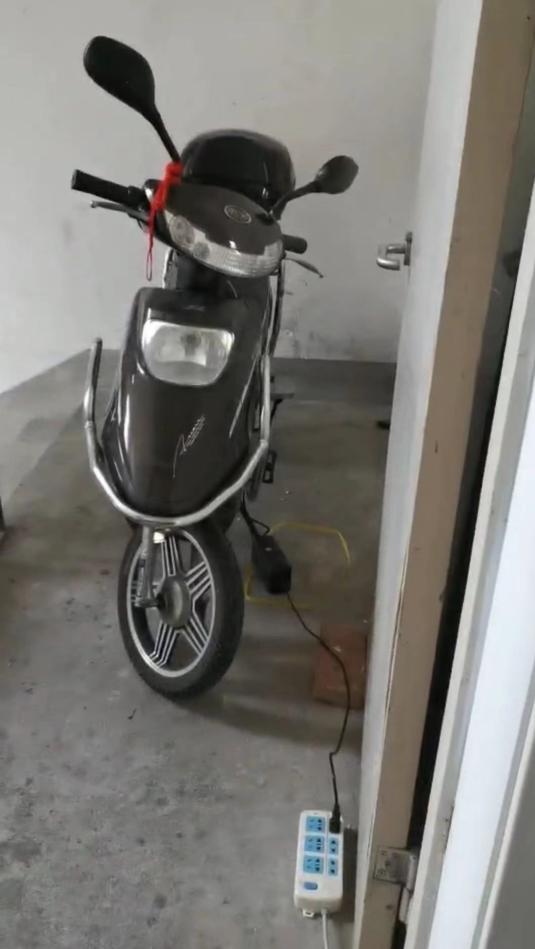 电瓶车楼道充电?这个小区一招破解两大难题