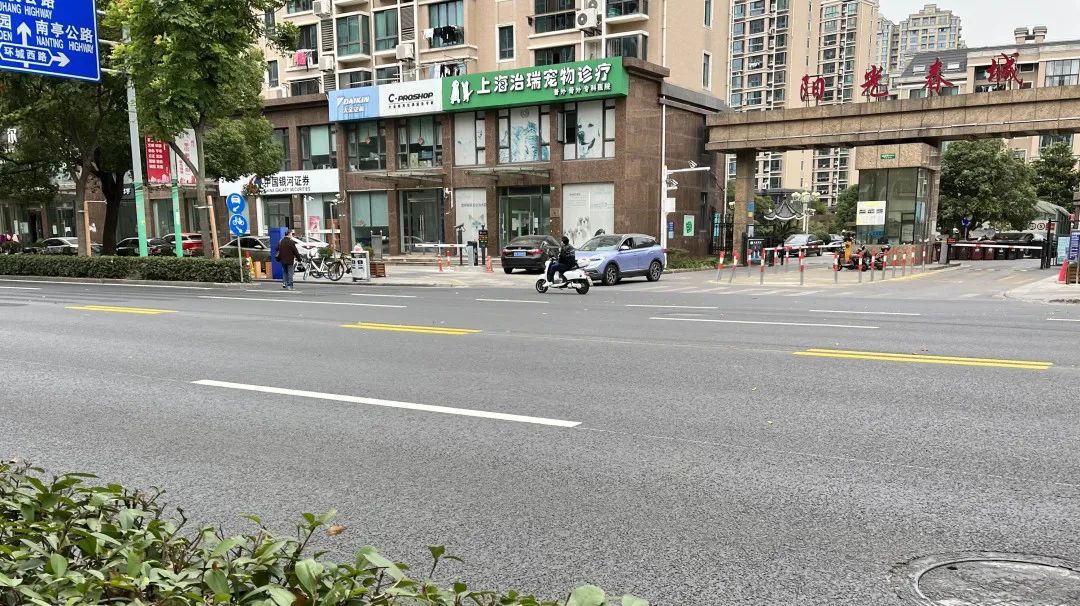 2. 江海花园-北1门  离人民南路与环城南路交界处斑马线大约121米