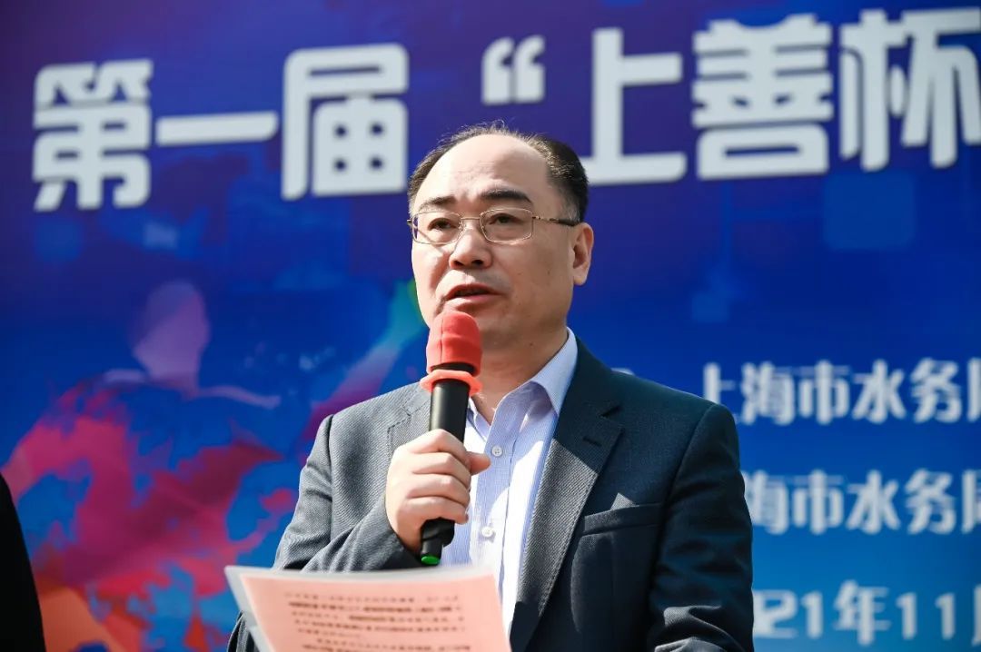 赵明同志宣布"上善杯"七人制足球赛正式开幕