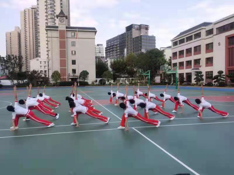 扬波中学学米乐M6 M6米乐子们运动场上体力脑力“火力”全开(图6)