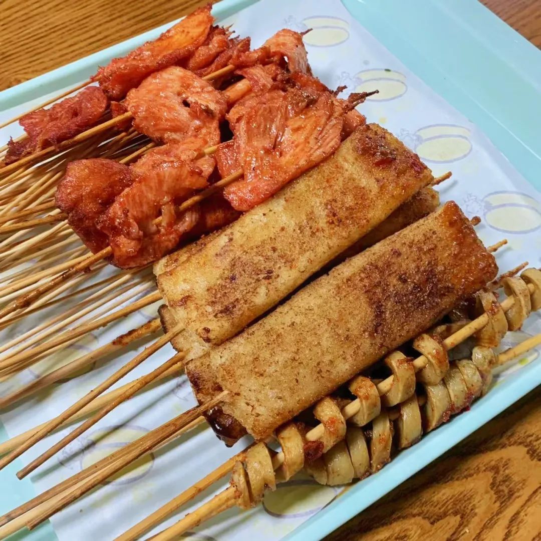 夜市食物种类多,味道好,健康卫生,冬天和夜宵简直是绝配!