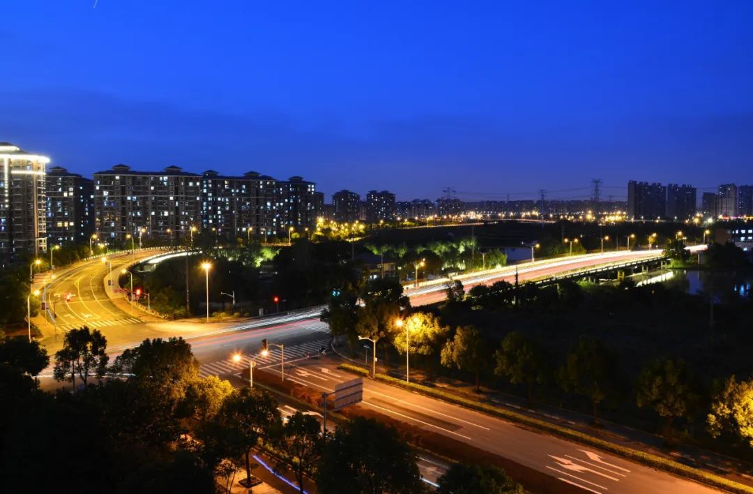 建设中的家园!镜头下感受松江这个镇的城市变迁