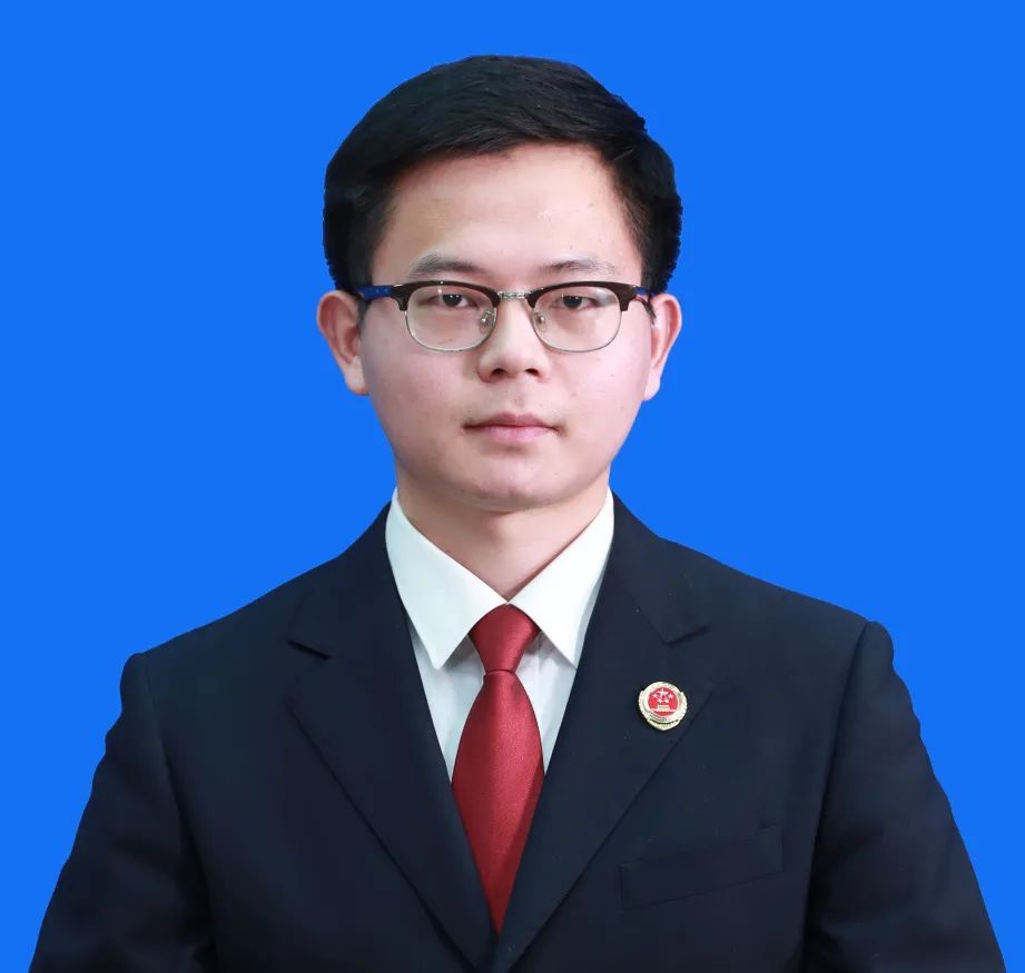 袁航上海市嘉定区人民检察院第三检察部业务主任,二级检察官,上海检察