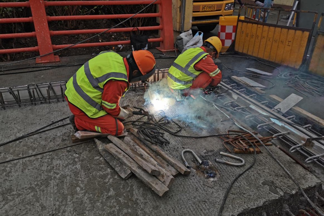 58小时奉贤桥梁抢修跑出新速度