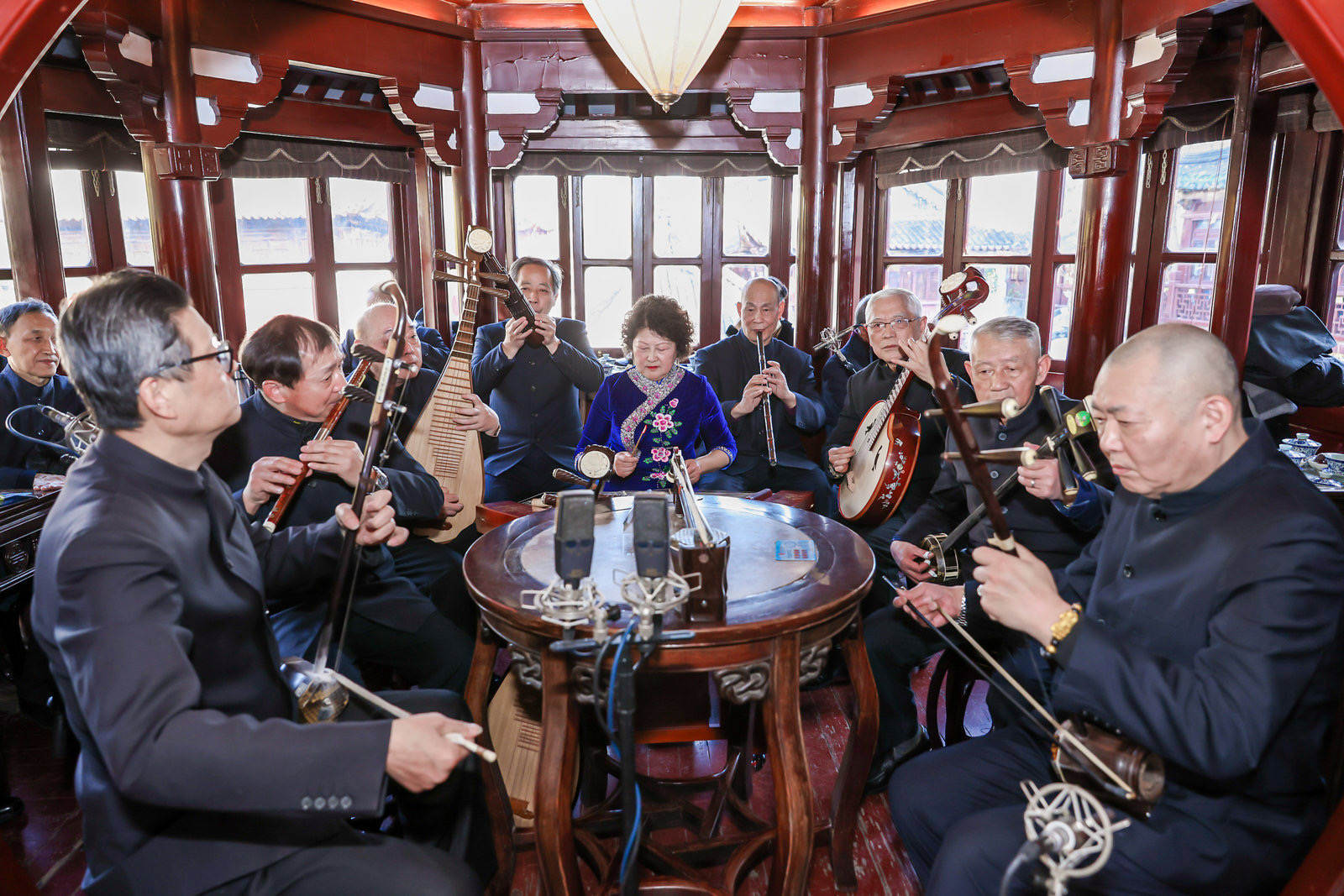 湖心亭丝竹乐社揭牌百年茶楼延续丝竹声声