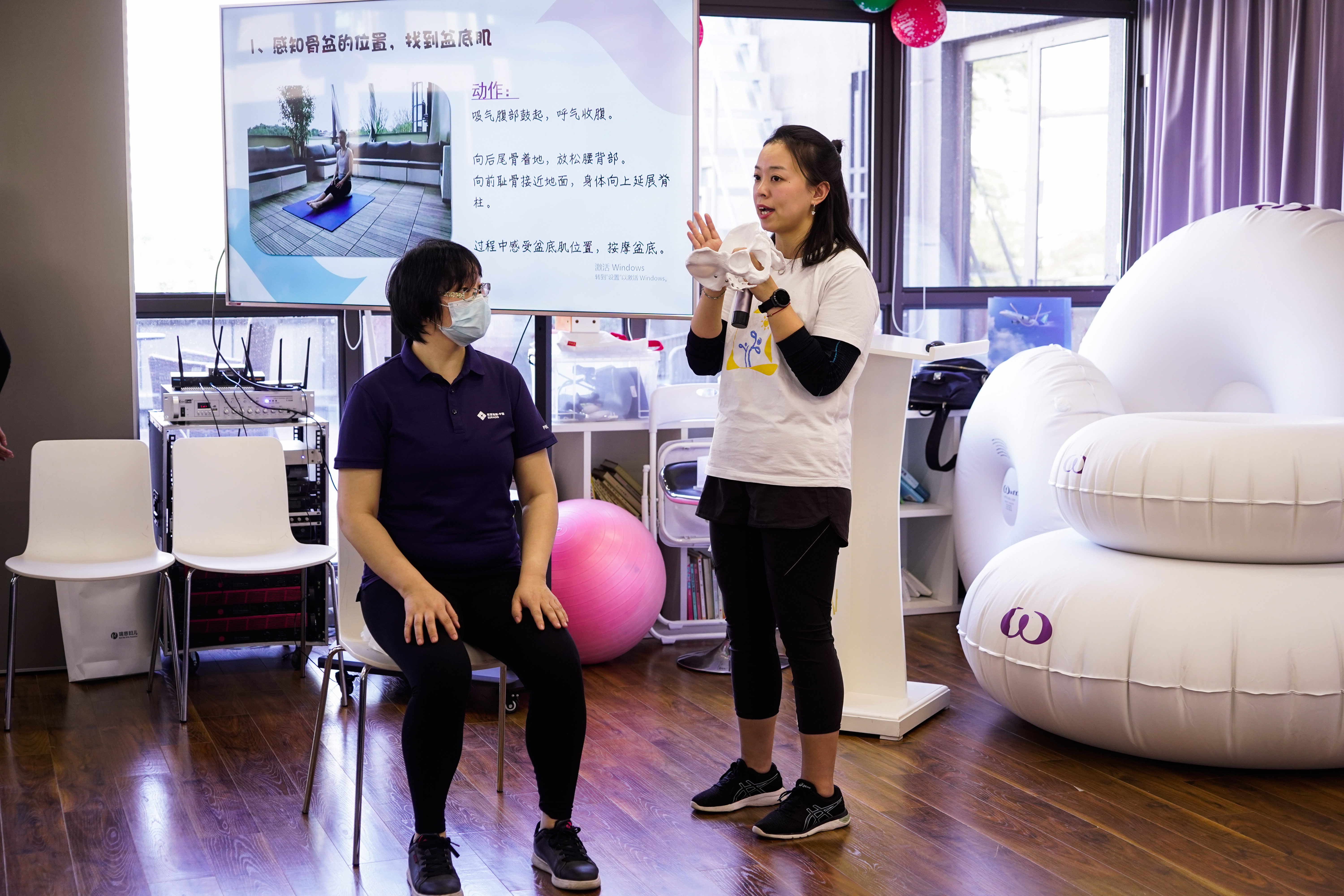 视频丨引入先进盆底康复项目孕产妈妈走进公益课堂