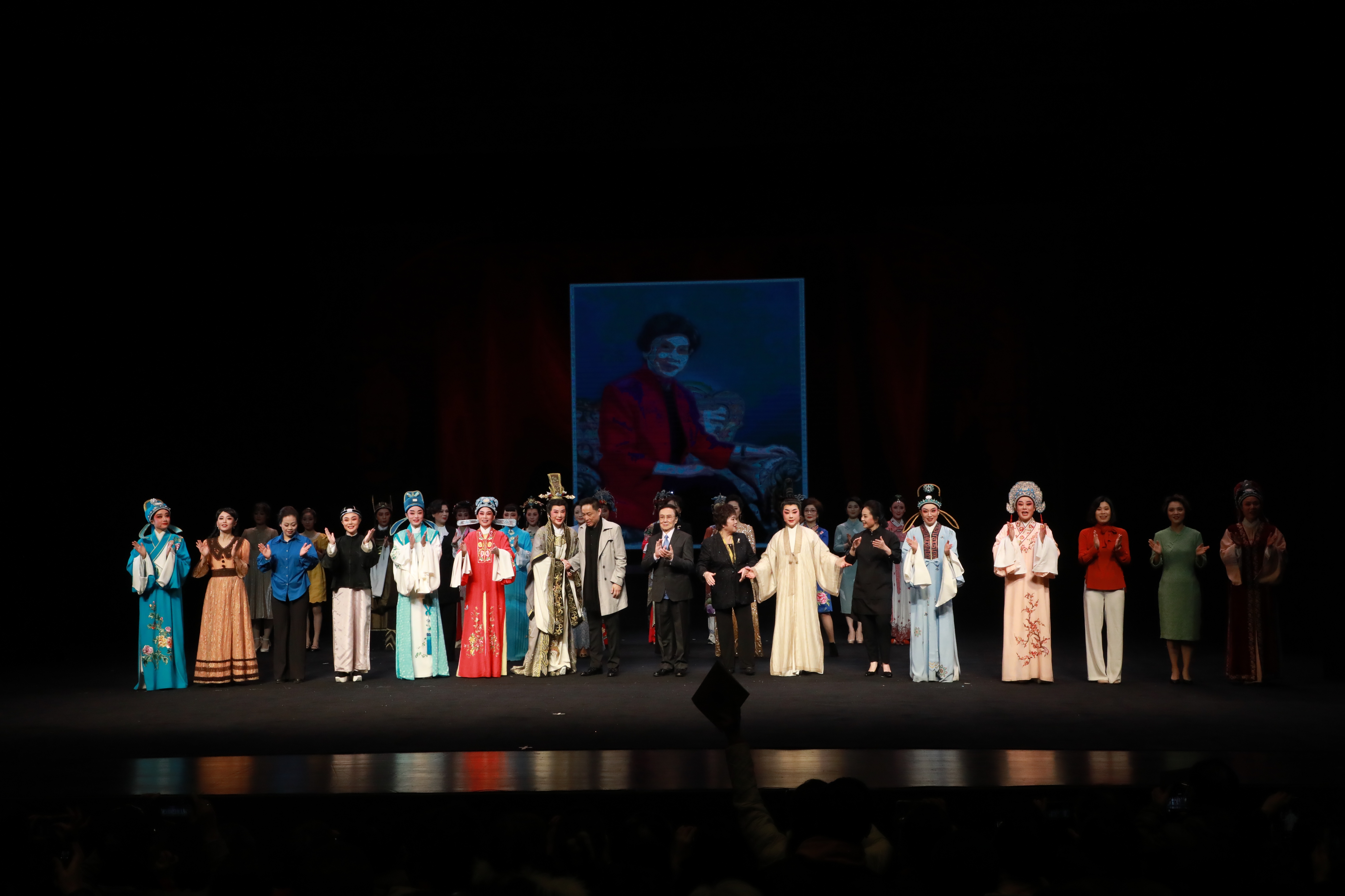 纪念越剧宗师徐玉兰百年诞辰徐派经典剧目轮番上演感动静安戏迷