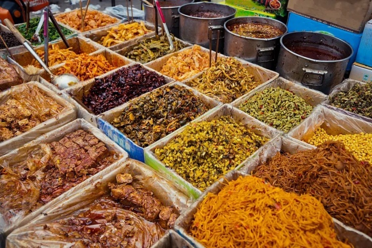 虽然菜市场的菜品种类很多,但有
