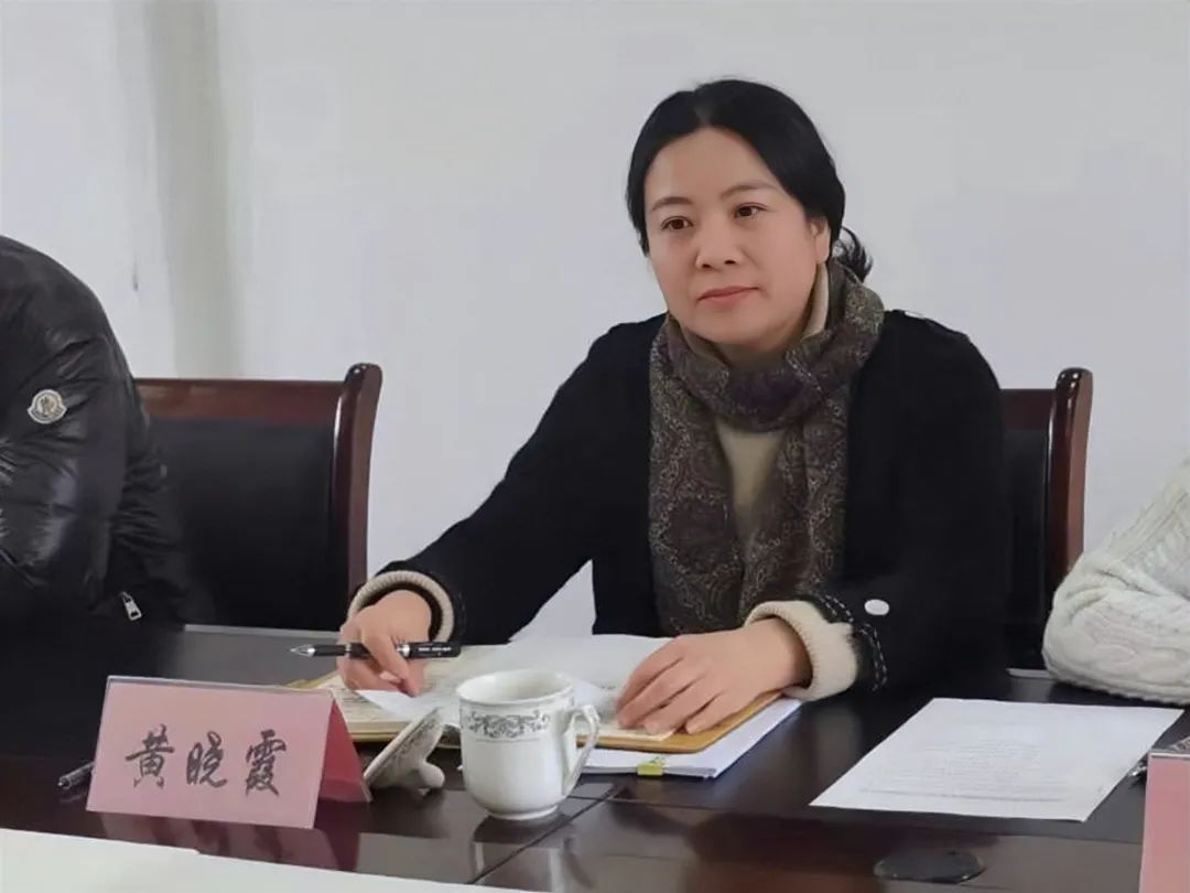 黄晓霞指出,对标区第二次党代会提出的"发展现代新农业""打造农业科创