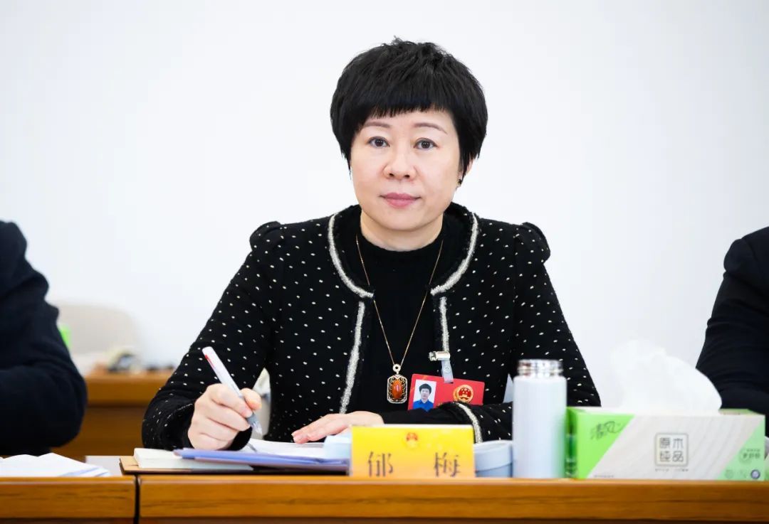 在力促闵行增设这条公交线路后区人大代表又在为延长末班车时间奔忙了