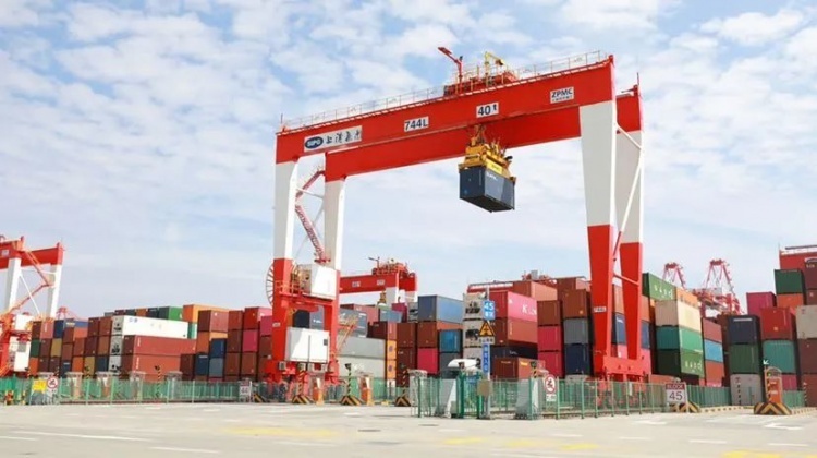 洋山海关推进智慧海关建设支持四期自动化码头集装箱吞吐量创新高