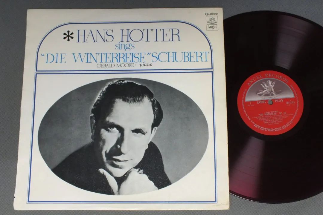 klust在柏林的现场演出常被忽视 ,却质量很好,可能还优于与钢琴家摩尔