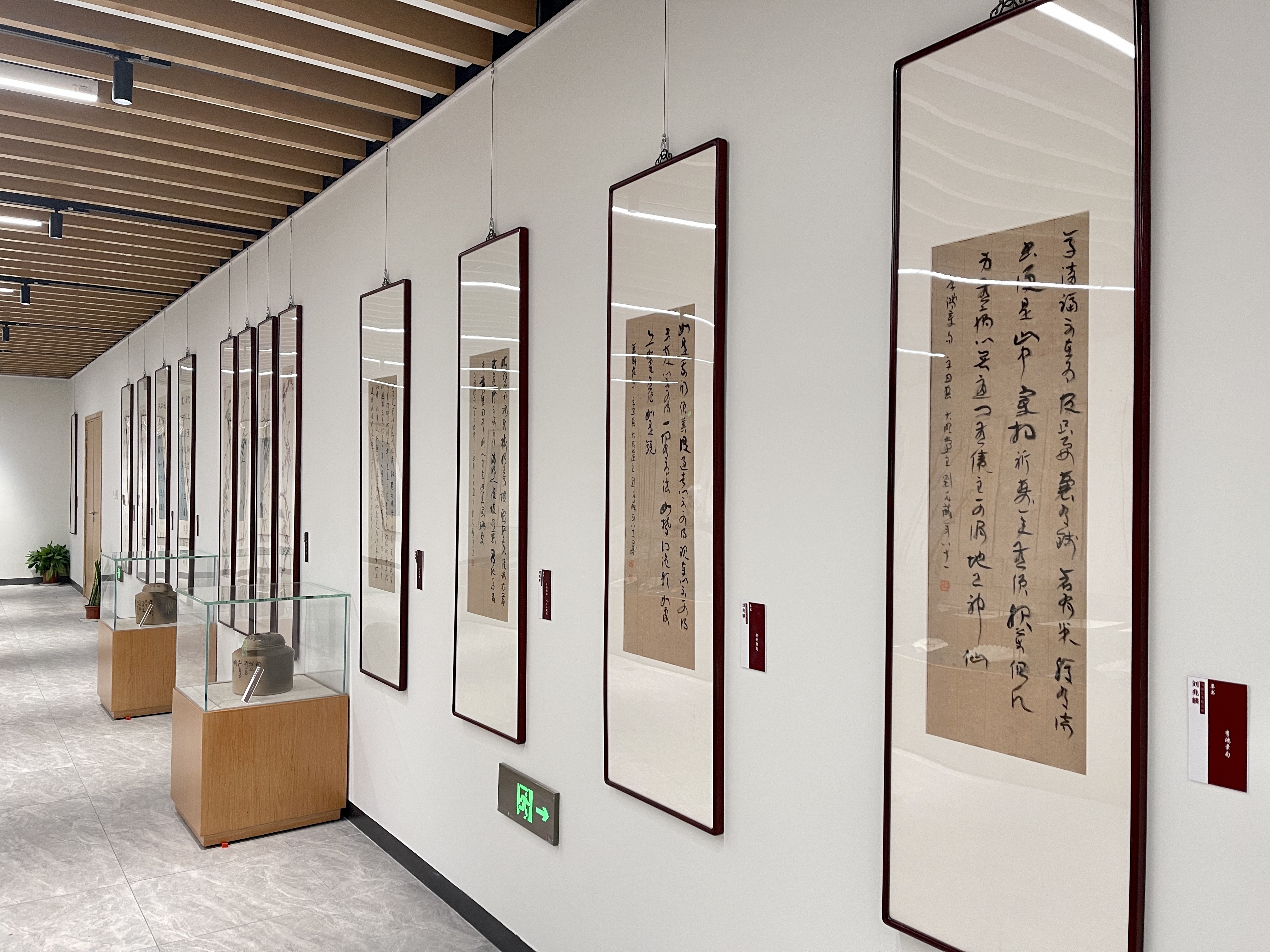 "技术提升好才能提升艺术,功利心太强写不好书法."刘兆麟先生说道.