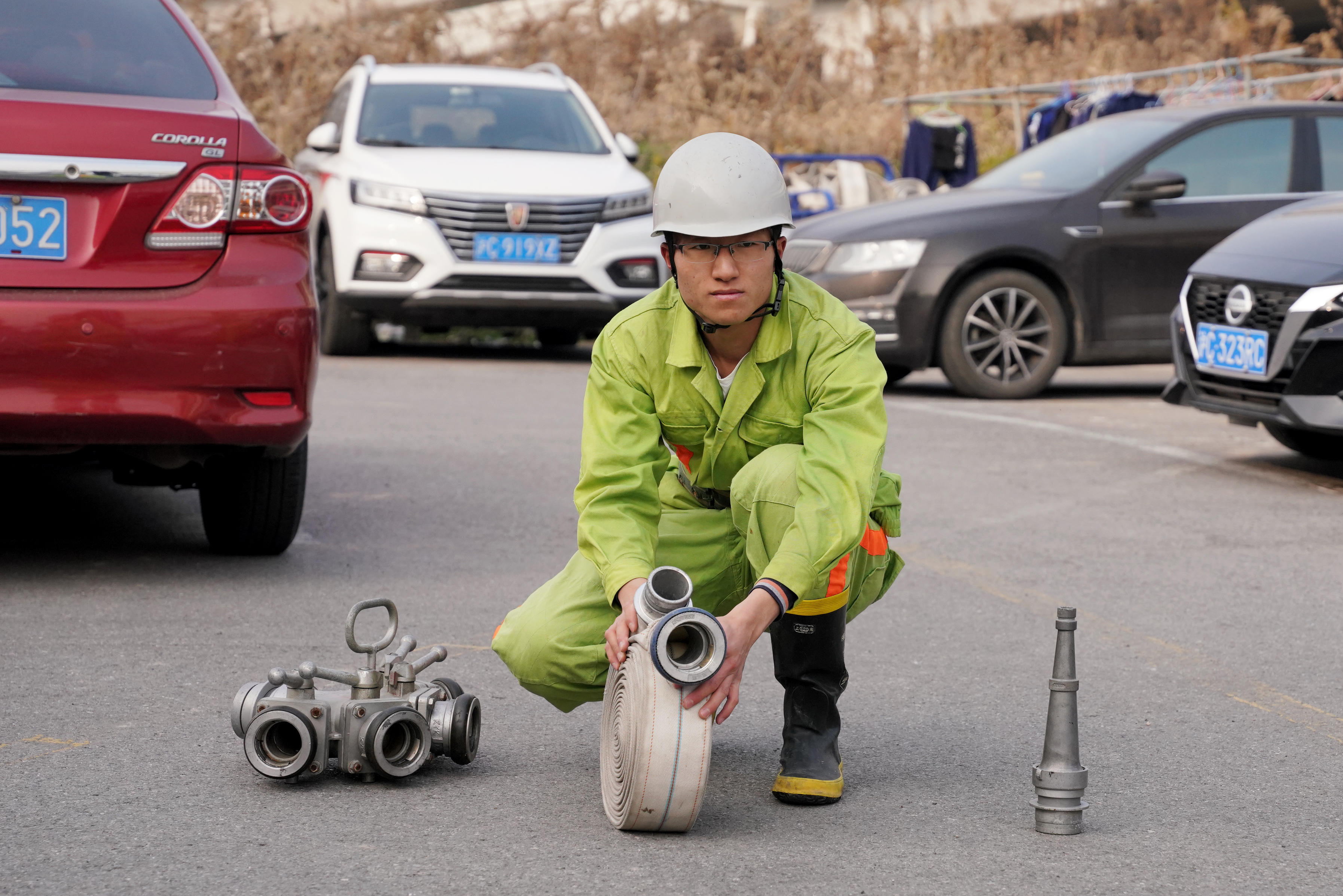 留沪过年坚守岗位守护平凡生活安然无恙